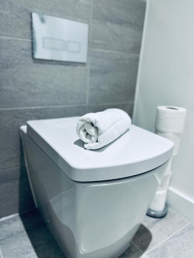 Brand New Modern 1 Bed Apartment Near Old Trafford Stadium マンチェスター エクステリア 写真